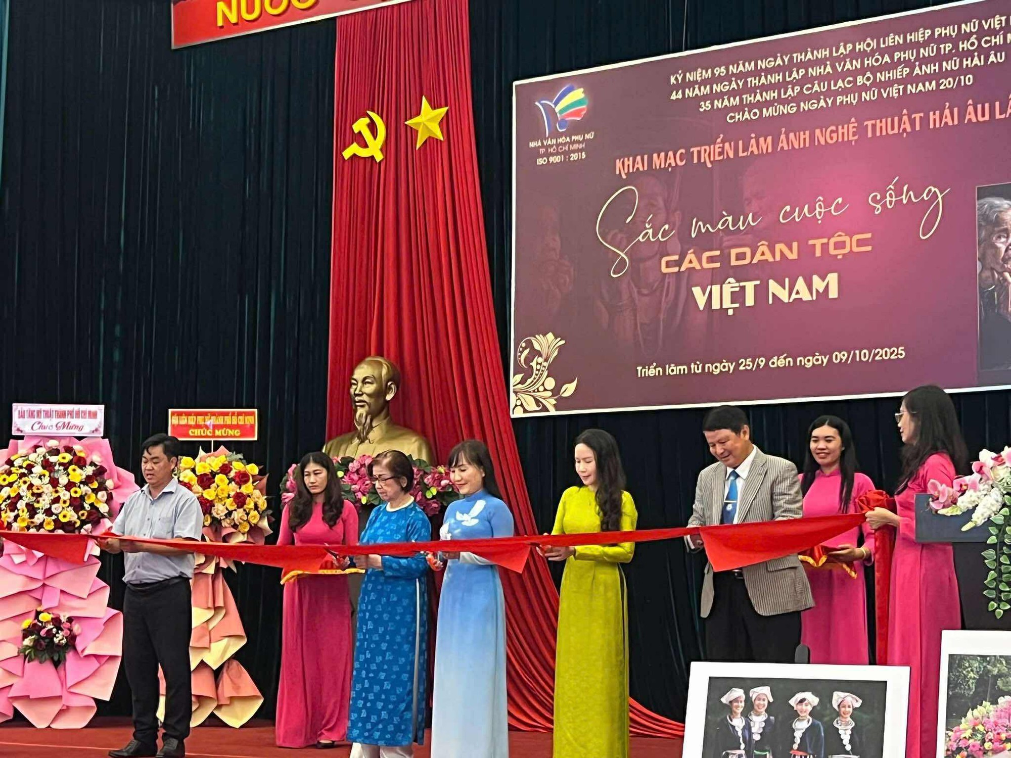H&agrave;o hứng với những sắc m&agrave;u từ triển l&atilde;m ảnh nghệ thuật Hải &Acirc;u lần thứ 35 - Ảnh 1.