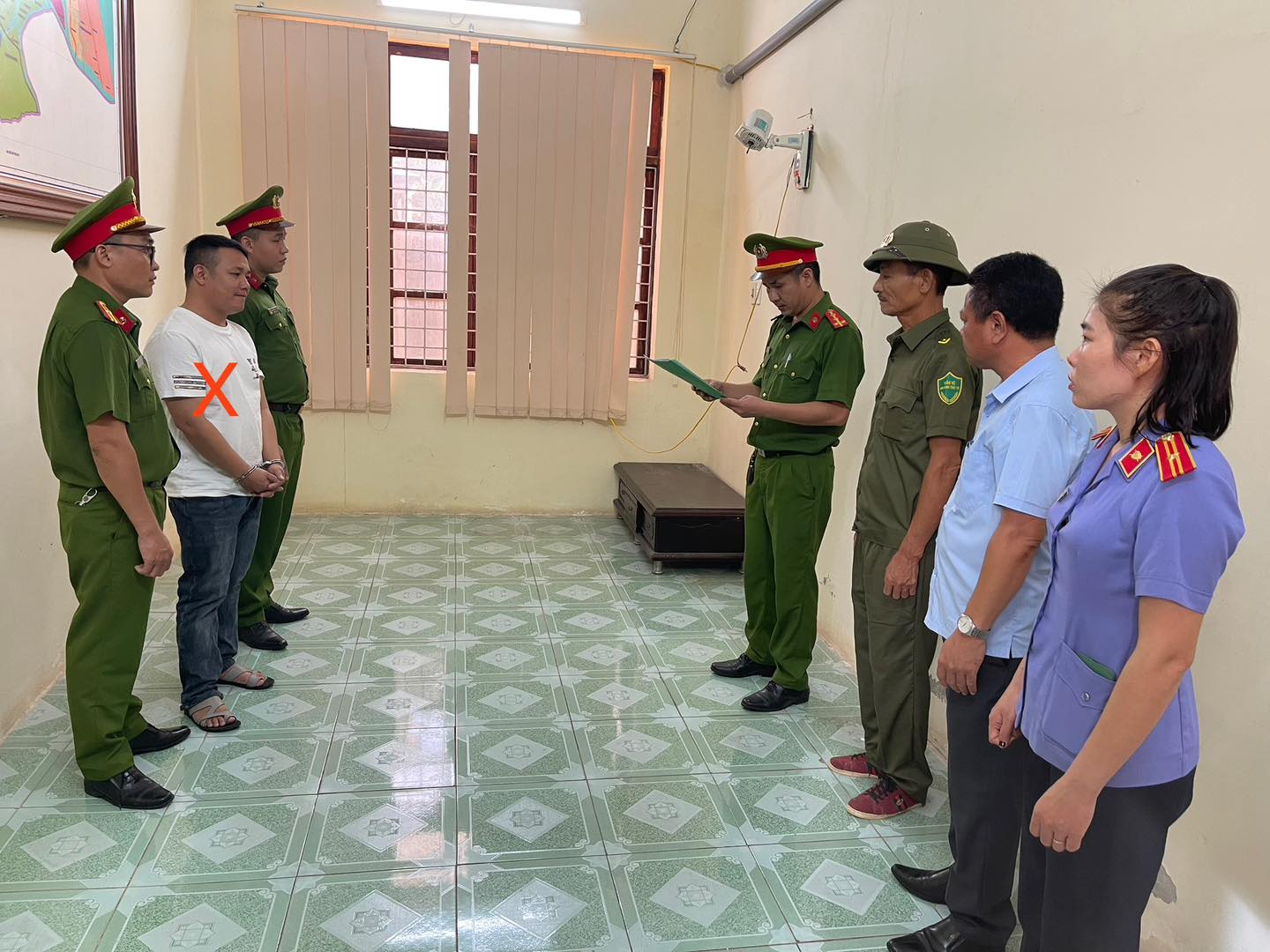 Khởi tố, bắt giam L&ecirc; Ho&agrave;i Nam sau vụ ẩu đả ở "B&igrave;nh D&acirc;n Qu&aacute;n" - Ảnh 1.