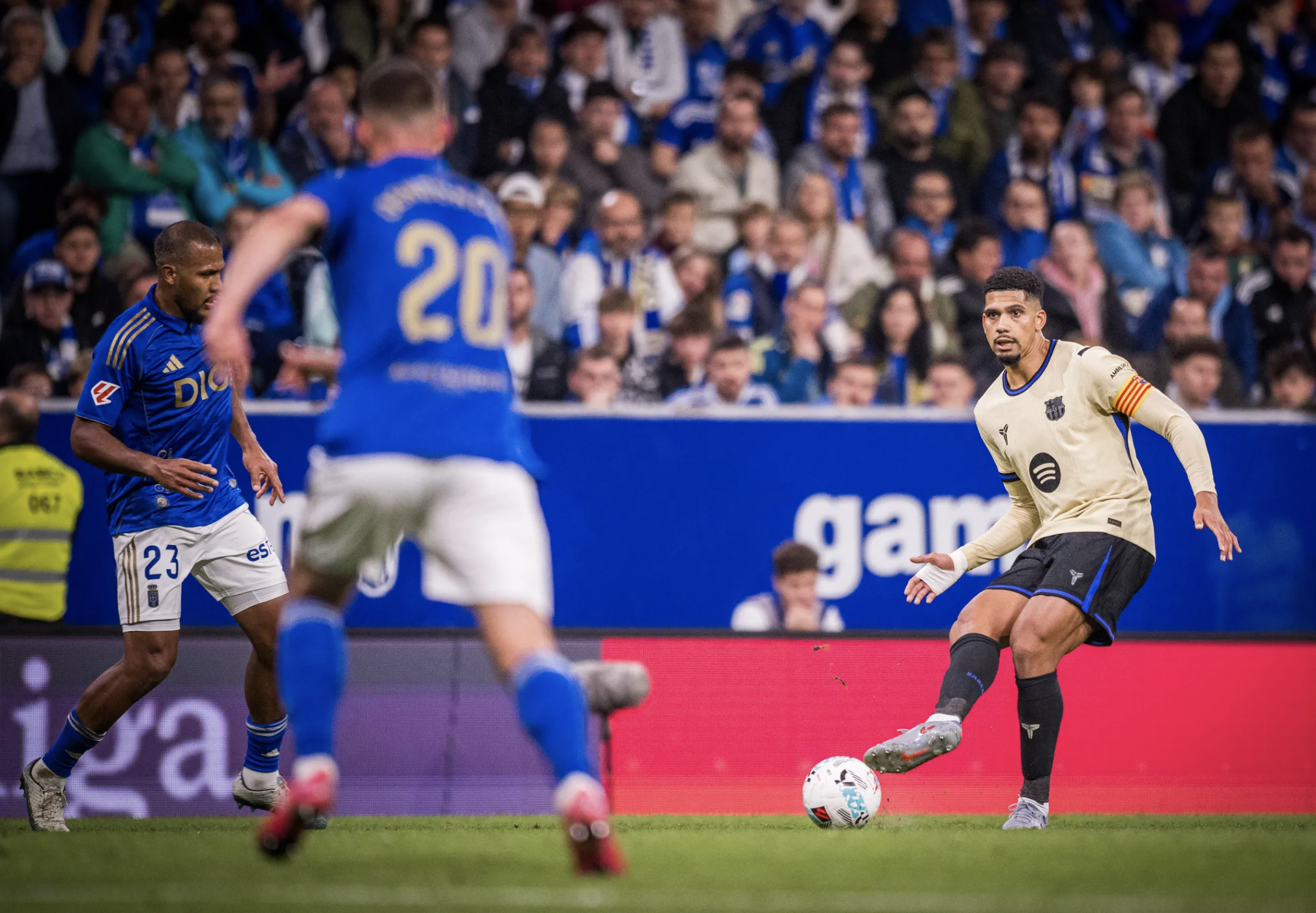 Ngược d&ograve;ng hạ t&acirc;n binh Real Oviedo, Barcelona nối d&agrave;i mạch bất bại La Liga- Ảnh 5.