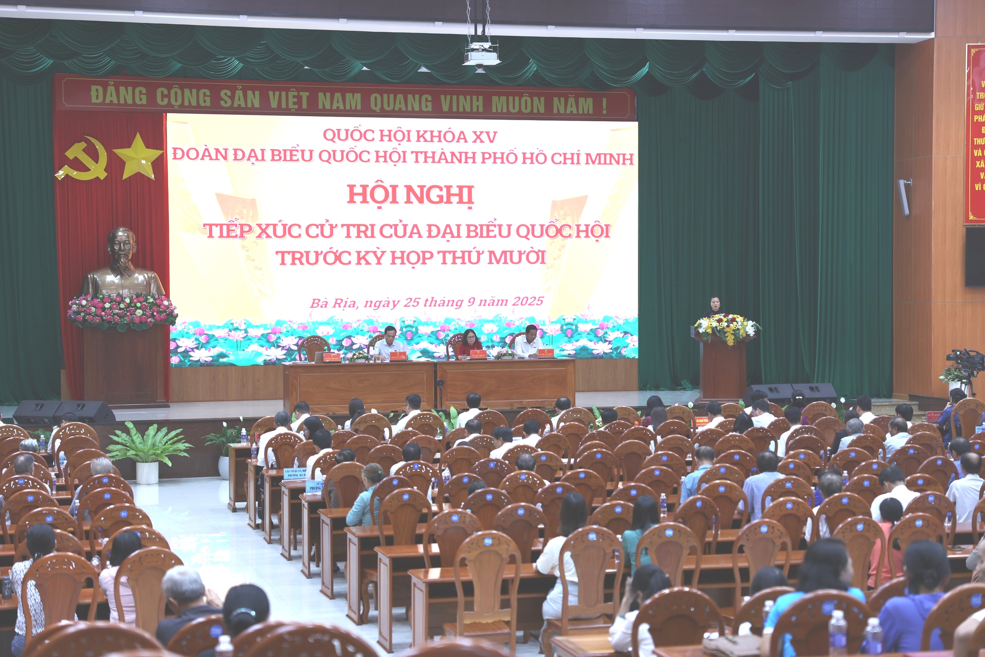 Bí thư Thành ủy TP HCM Trần Lưu Quang: Xử lý dứt điểm các tồn đọng, bảo vệ quyền lợi người dân- Ảnh 1.