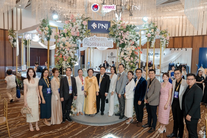 5.000 doanh nhân tham gia diễn đàn kinh tế - Ảnh 1.