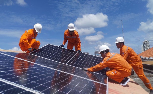 Gỡ pháp lý để điện mặt trời áp mái đến tay doanh nghiệp nhỏ - Ảnh 2.