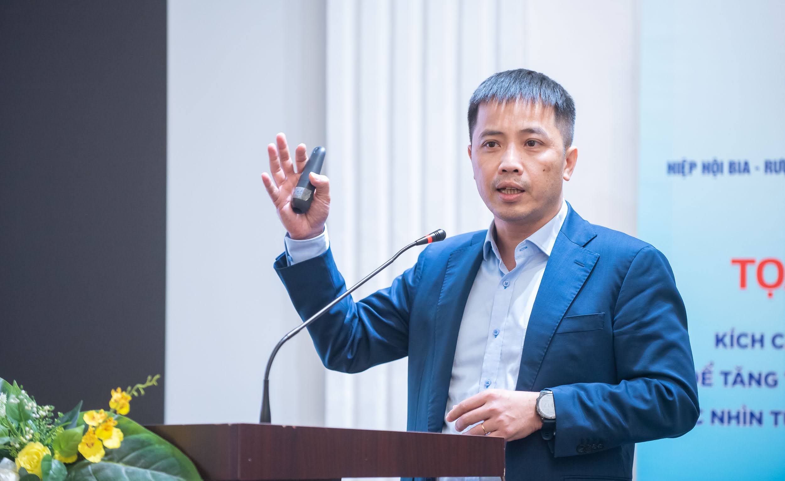 Kích cầu tiêu dùng để tăng trưởng năm 2025 - Ảnh 1.
