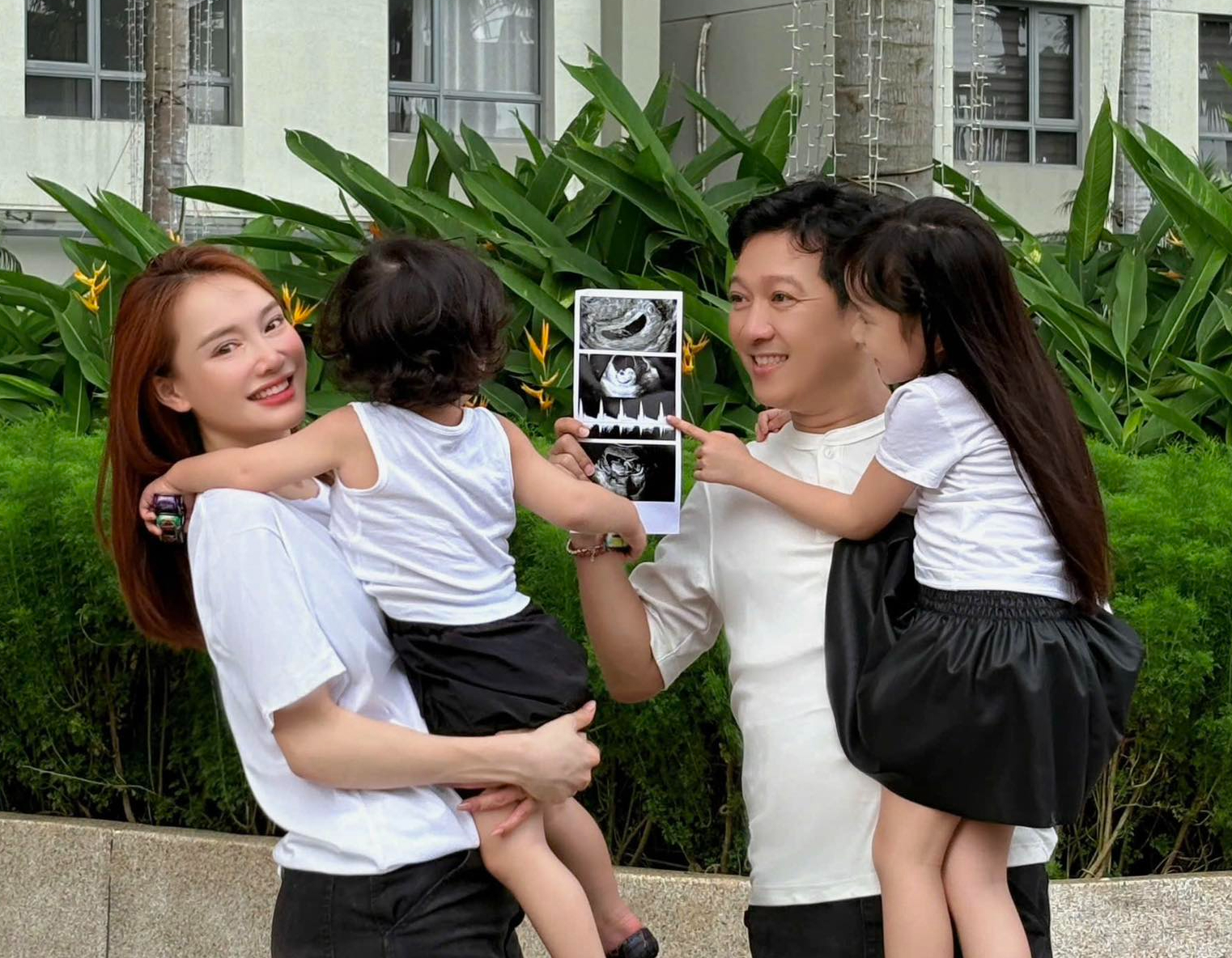 Nhã Phương xác nhận mang thai lần 3- Ảnh 1.