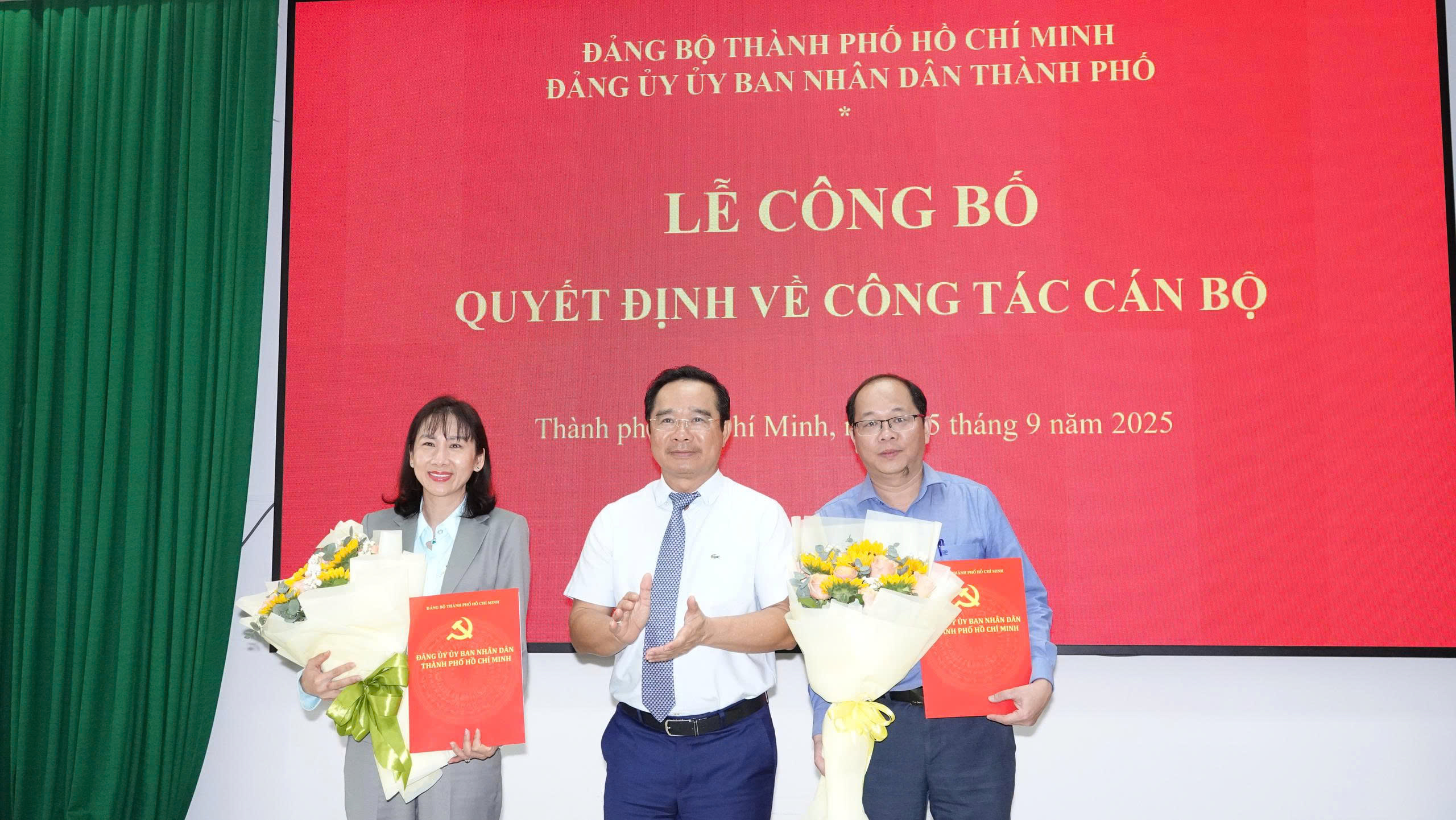 Chánh Văn phòng UBND TP HCM và Giám đốc Sở Nội vụ nhận thêm nhiệm vụ- Ảnh 1.