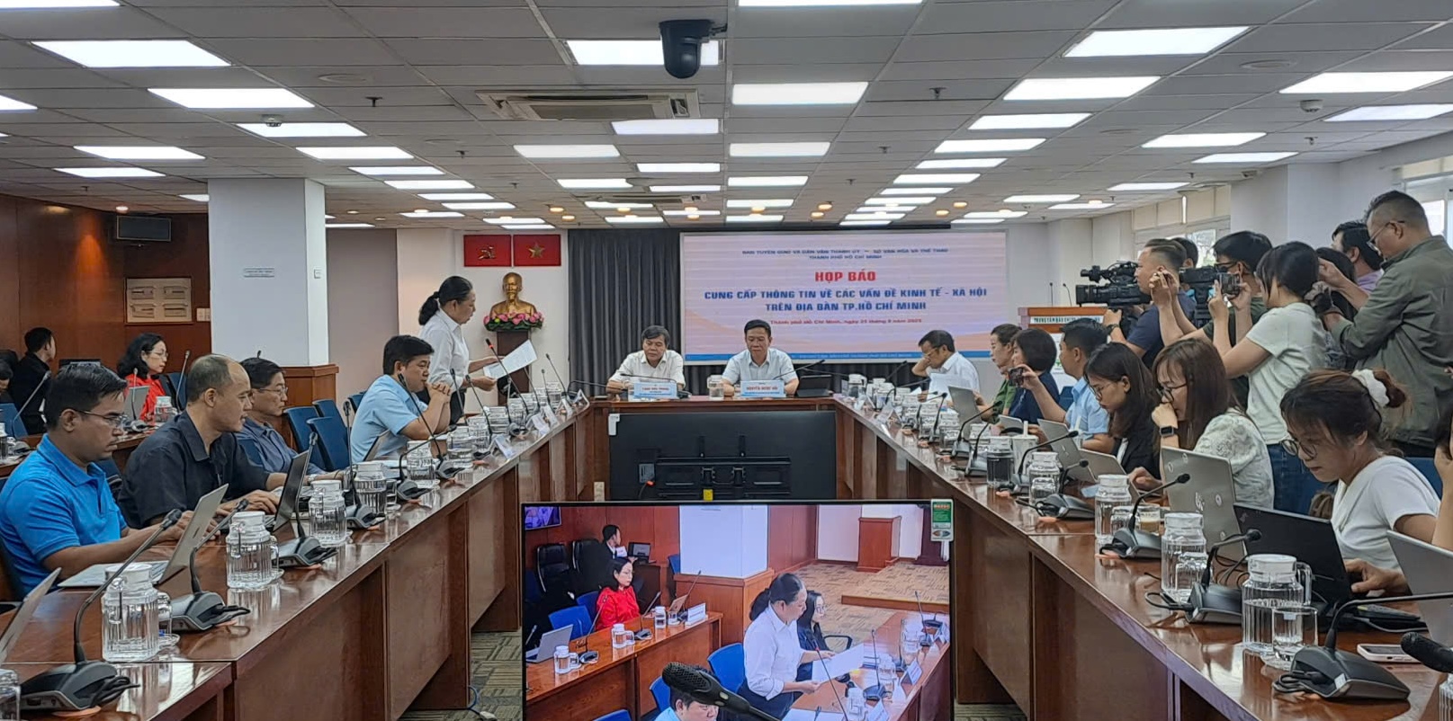 C&ocirc;ng an TP HCM th&ocirc;ng tin về nh&oacute;m Ngũ Hổ Tướng nghi quảng c&aacute;o cờ bạc, c&aacute; độ- Ảnh 2.