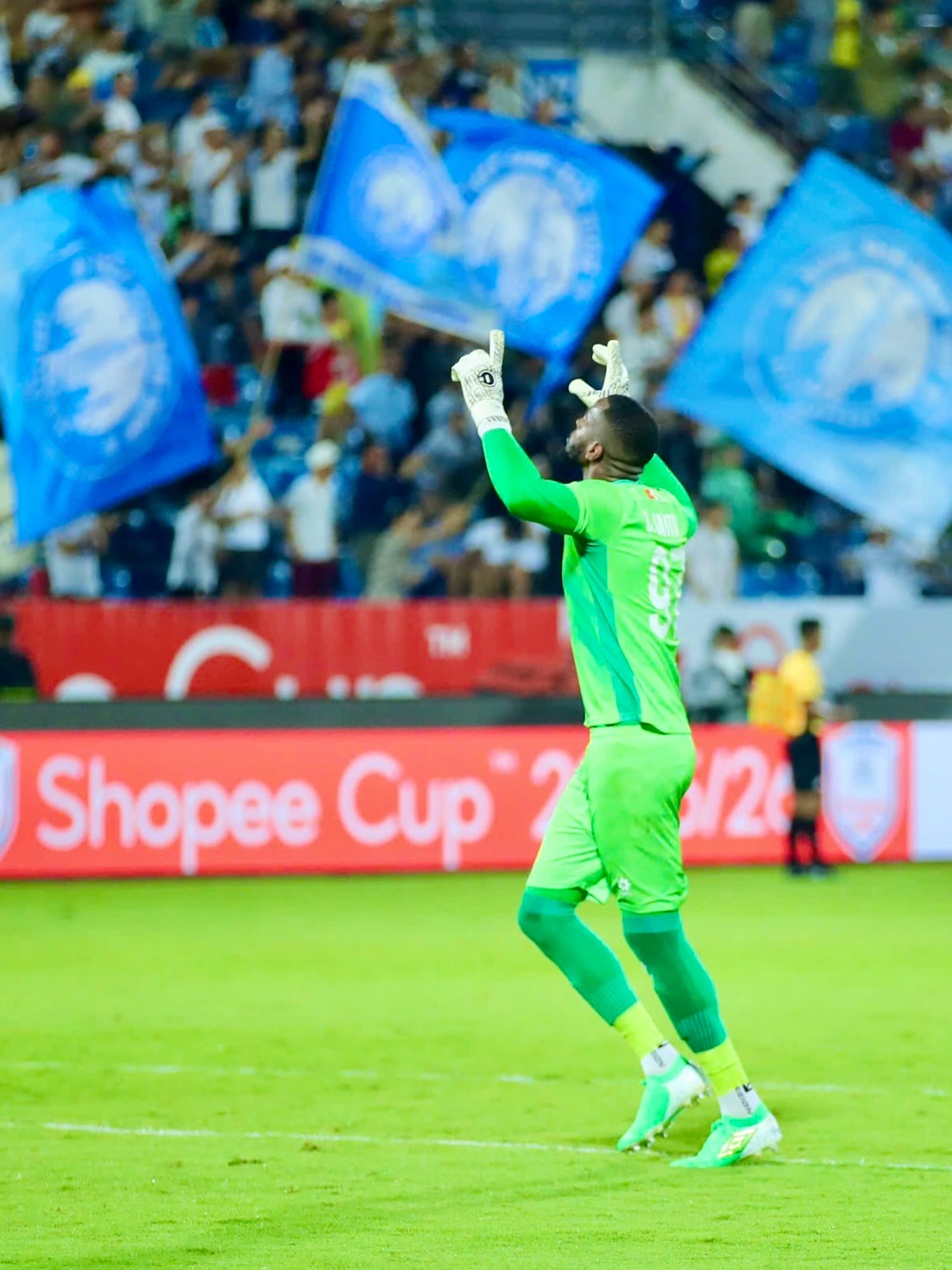 "G&atilde; khổng lồ" trong khung th&agrave;nh nh&agrave; v&ocirc; địch V-League- Ảnh 6.