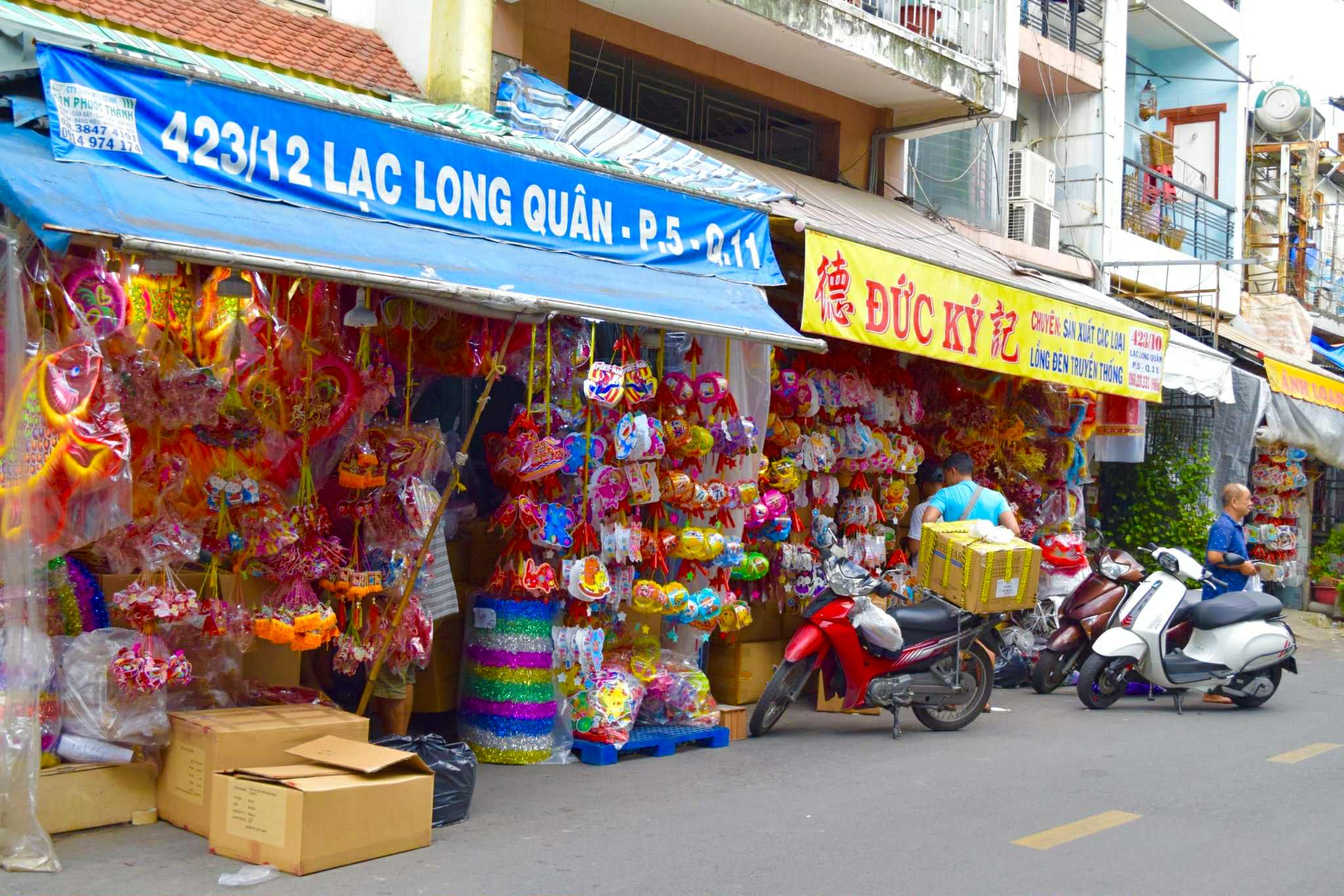 L&agrave;ng lồng đ&egrave;n Ph&uacute; B&igrave;nh rực s&aacute;ng m&ugrave;a trung thu - Ảnh 2.