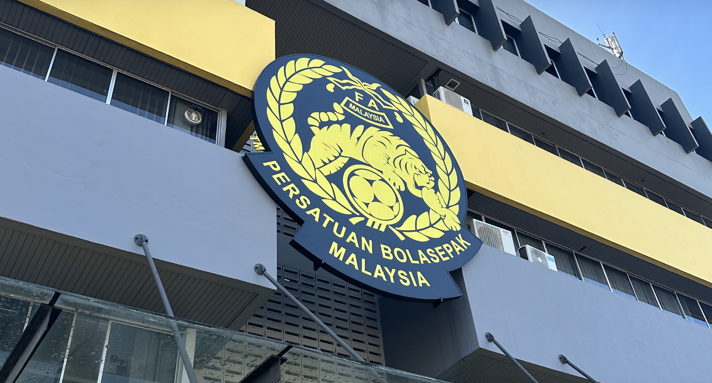 LĐBĐ Malaysia kh&aacute;ng c&aacute;o &aacute;n phạt của FIFA với 7 cầu thủ nhập tịch trận gặp Việt Nam- Ảnh 1.