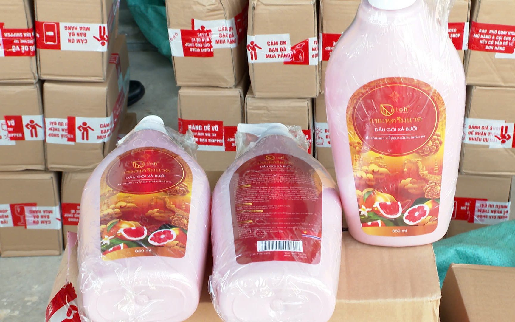 Khám xét 1 ngôi nhà trong hẻm ở TP Huế, bắt giữ 3 đối tượng
