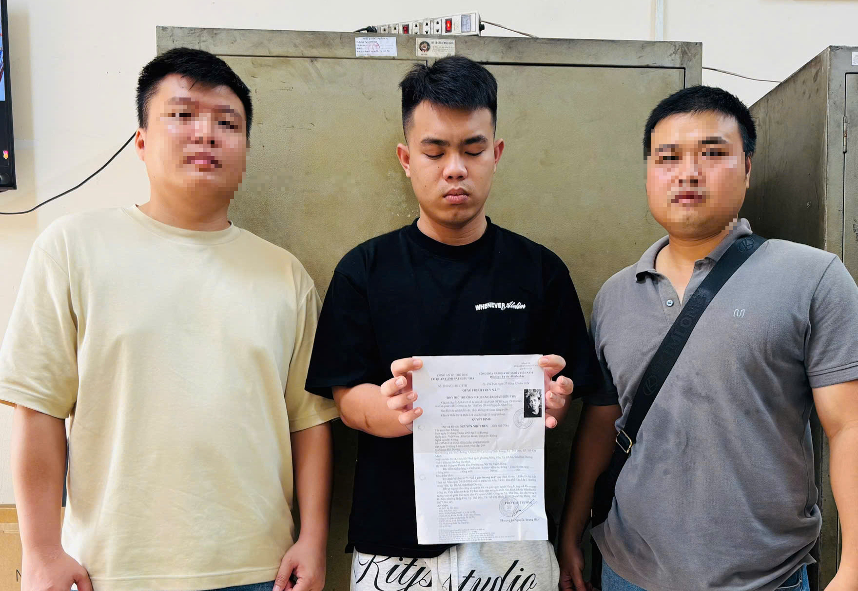 Trốn truy n&atilde;, c&ugrave;ng bạn g&aacute;i v&agrave;o kh&aacute;ch sạn th&igrave; bị bắt- Ảnh 1.