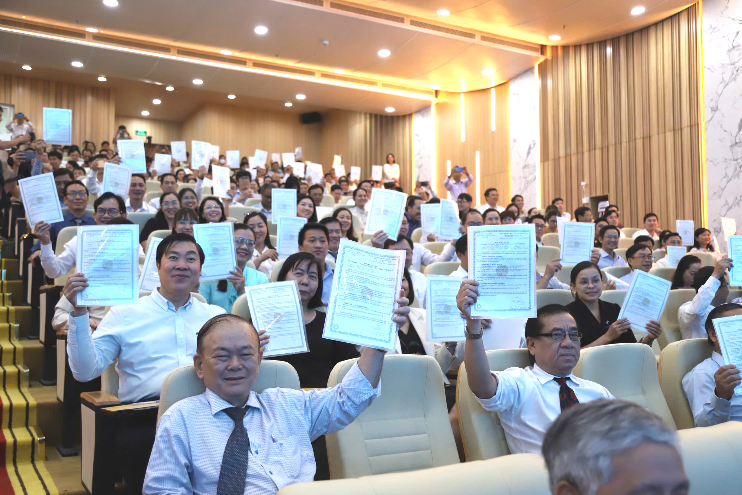 X&acirc;y dựng TP HCM trở th&agrave;nh trung t&acirc;m y tế chuy&ecirc;n s&acirc;u, ngang tầm khu vực- Ảnh 3.