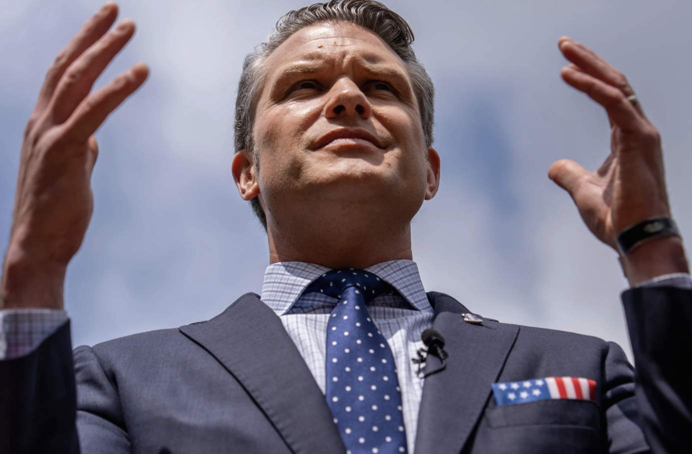 Bộ trưởng Quốc ph&ograve;ng Pete Hegseth bất ngờ triệu tập tướng lĩnh Mỹ khắp thế giới - Ảnh 1.