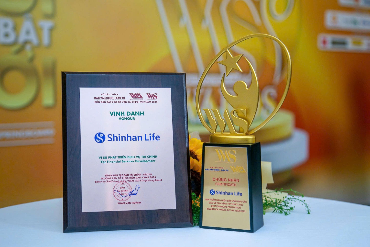 Shinhan Life được vinh danh Sản phẩm bảo hiểm đ&aacute;p ứng nhu cầu bảo vệ t&agrave;i ch&iacute;nh tốt nhất- Ảnh 1.