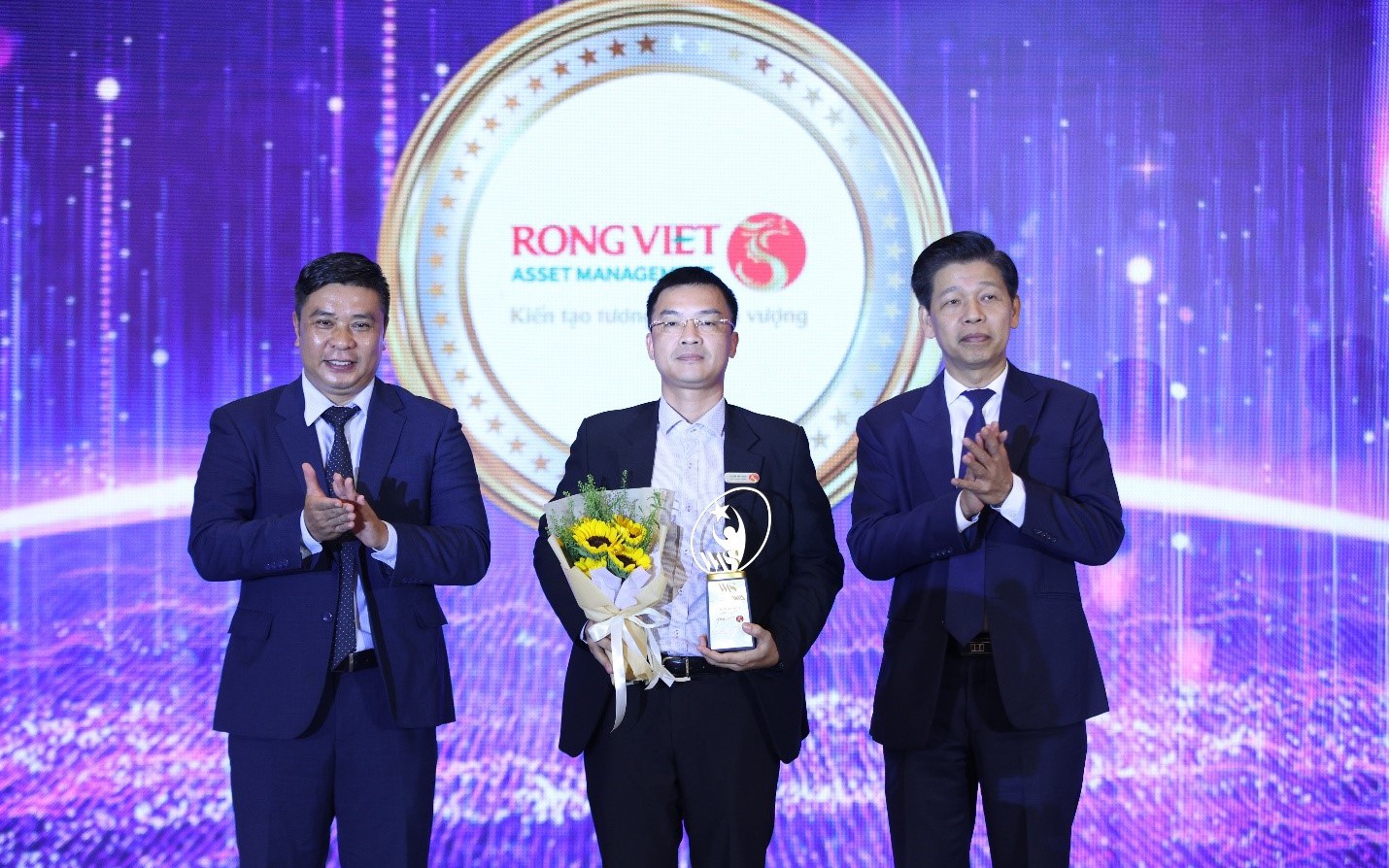 Quản lý quỹ Rồng Việt nhận giải thưởng “Dịch vụ quản lý tài sản đầu tư tiêu biểu” tại VWAS 2025