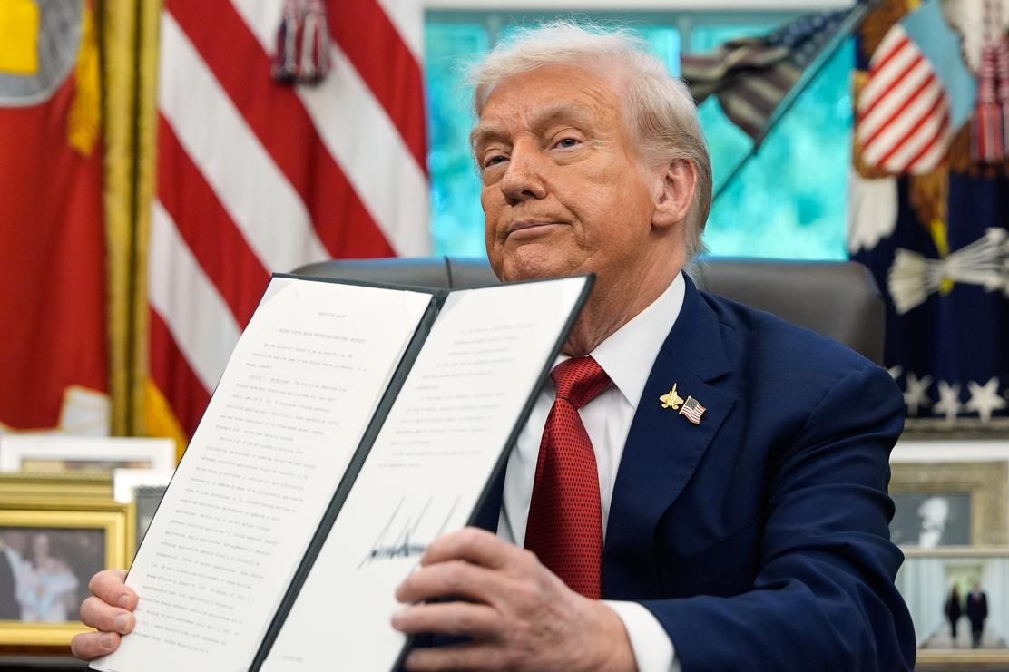 Tổng thống Donald Trump chốt quyết định, TikTok chỉ được b&aacute;n &ldquo;gi&aacute; b&egrave;o&rdquo; tại Mỹ?- Ảnh 1.