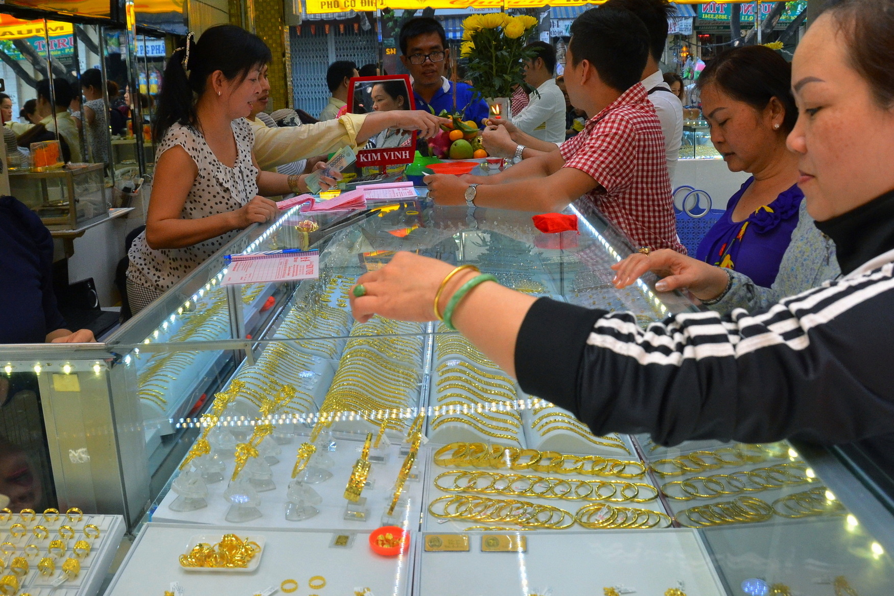Giá vàng hôm nay, 27-9: Tiếp tục tăng- Ảnh 1.