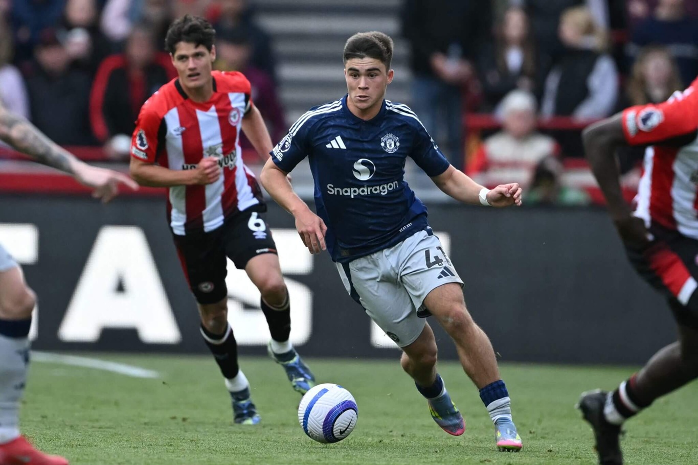 Soi tỉ số trận Brentford &ndash; Manchester United: Khoảng c&aacute;ch mong manh - Ảnh 1.
