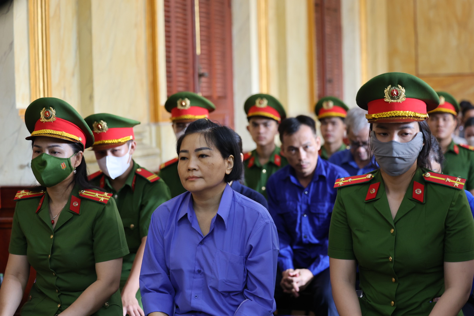 Đề nghị tuyên phạt cựu Tổng giám đốc SJC Lê Thúy Hằng đến 30 năm tù - Ảnh 3.