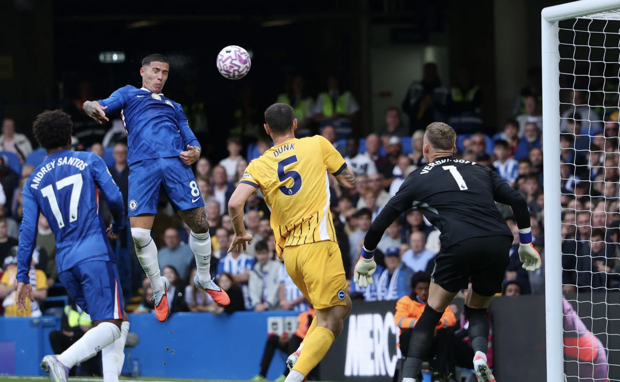Chelsea thua thảm s&acirc;n nh&agrave;, Liverpool nhận thất bại đầu m&ugrave;a tại Ngoại hạng Anh - Ảnh 2.