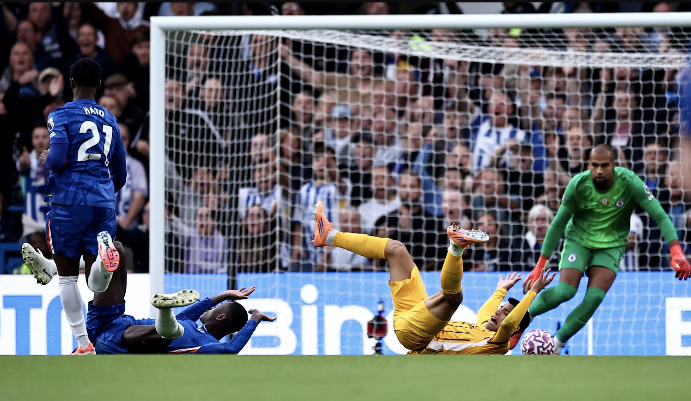 Chelsea thua thảm s&acirc;n nh&agrave;, Liverpool nhận thất bại đầu m&ugrave;a tại Ngoại hạng Anh - Ảnh 3.