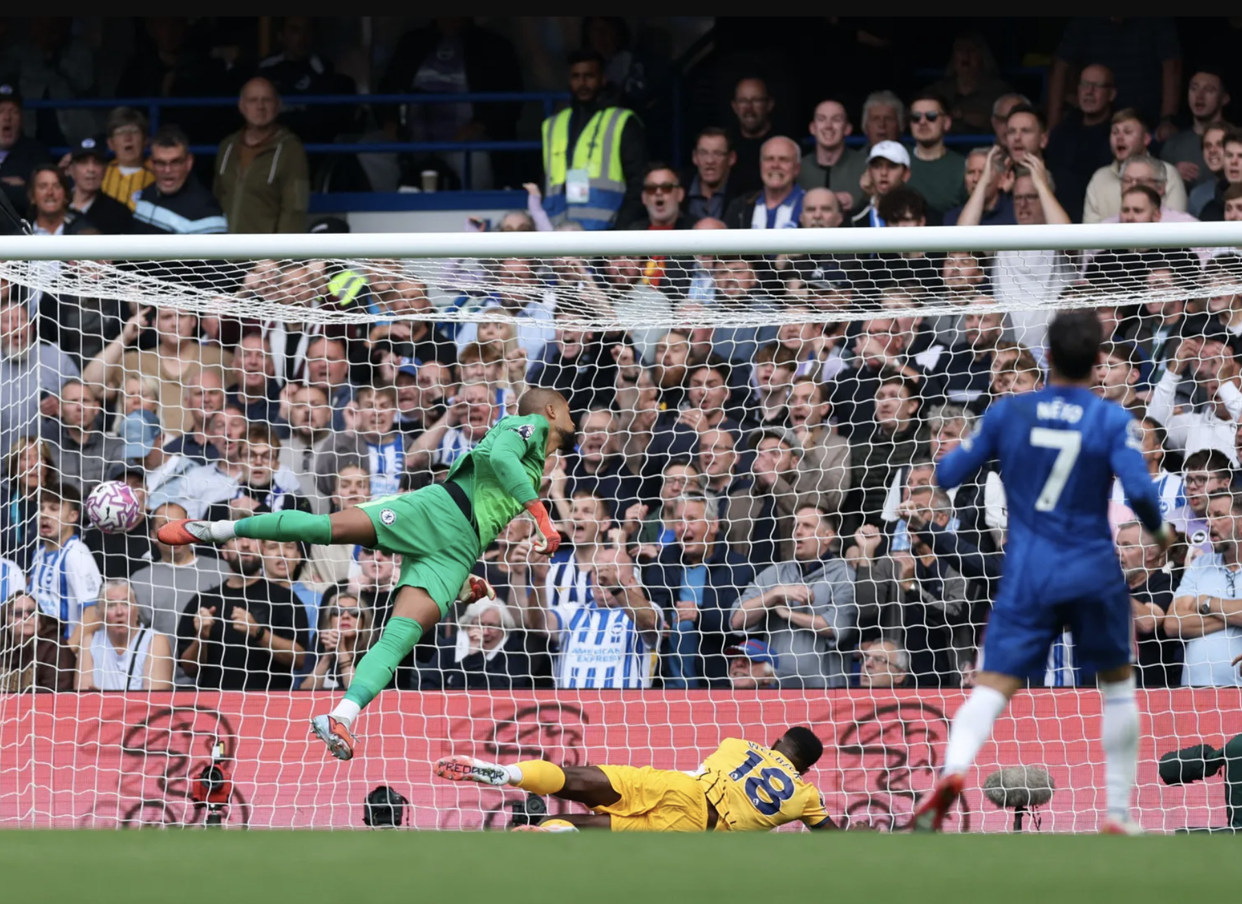 Chelsea thua thảm s&acirc;n nh&agrave;, Liverpool nhận thất bại đầu m&ugrave;a tại Ngoại hạng Anh - Ảnh 4.