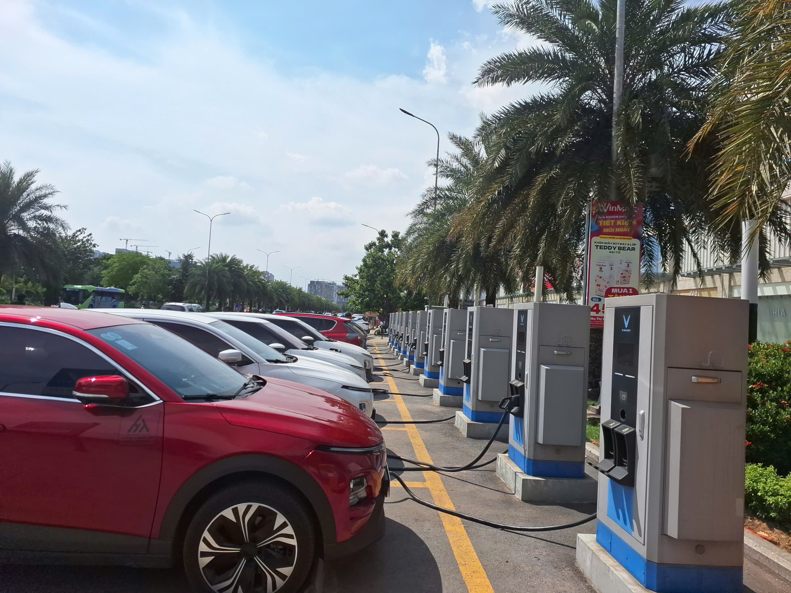 D&ugrave;ng c&ocirc;ng cụ kinh tế để kiểm so&aacute;t xe xăng - Ảnh 1.