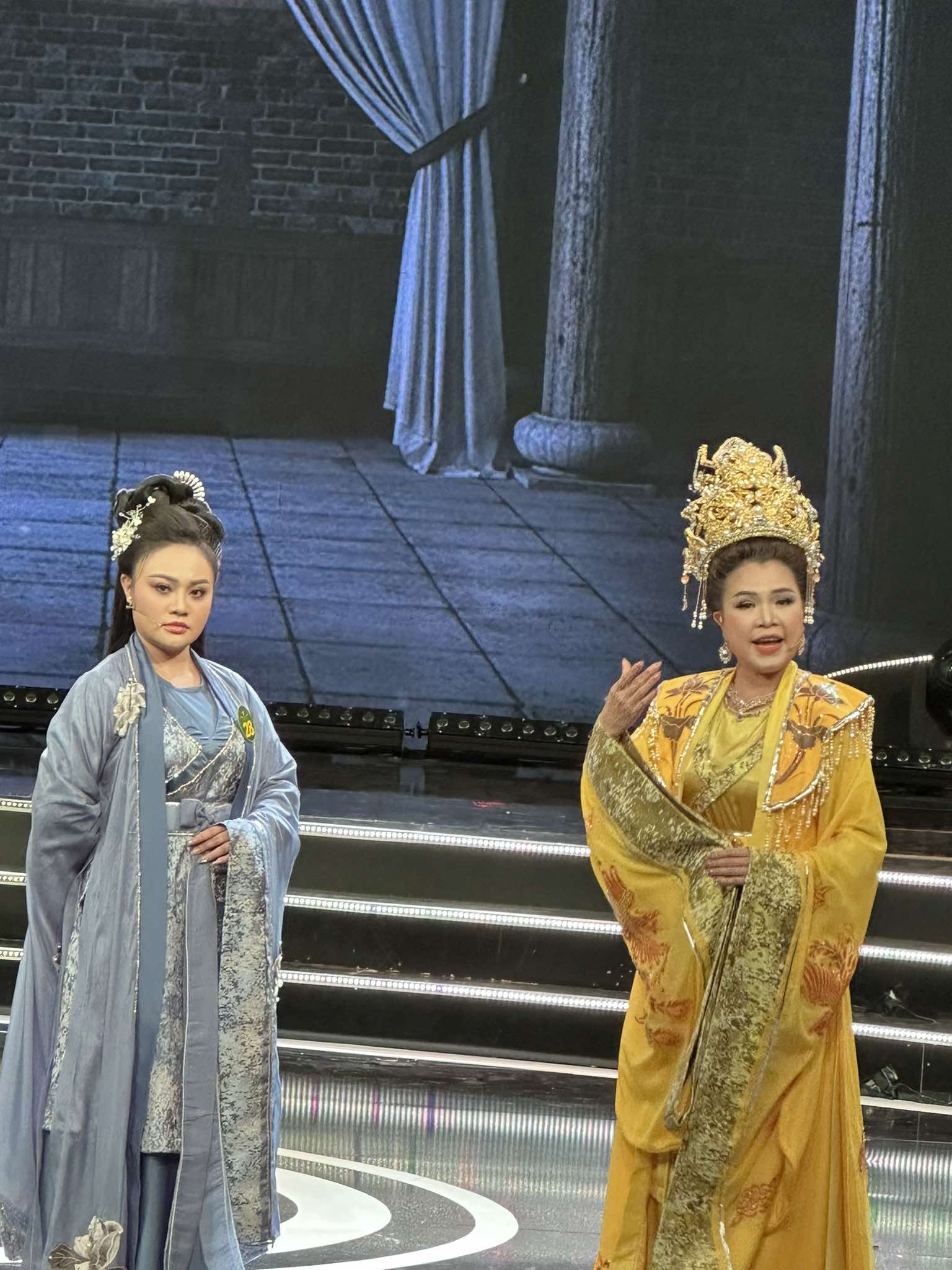 Đặng Thị Th&ugrave;y Dương đoạt giải "Chu&ocirc;ng v&agrave;ng vọng cổ" lần thứ 20 -2025- Ảnh 3.