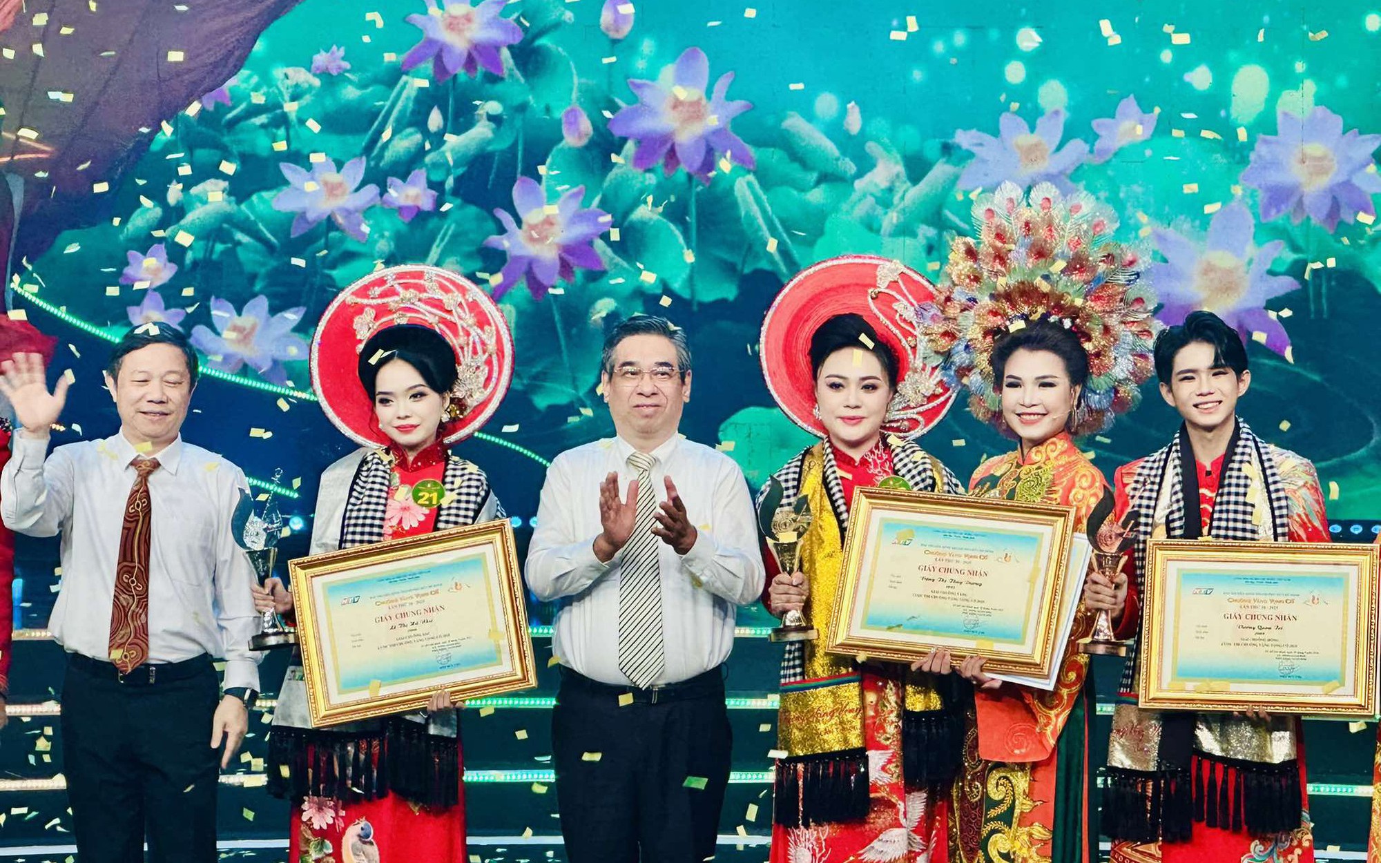 Đặng Thị Thùy Dương đoạt giải "Chuông vàng vọng cổ" lần thứ 20 -2025