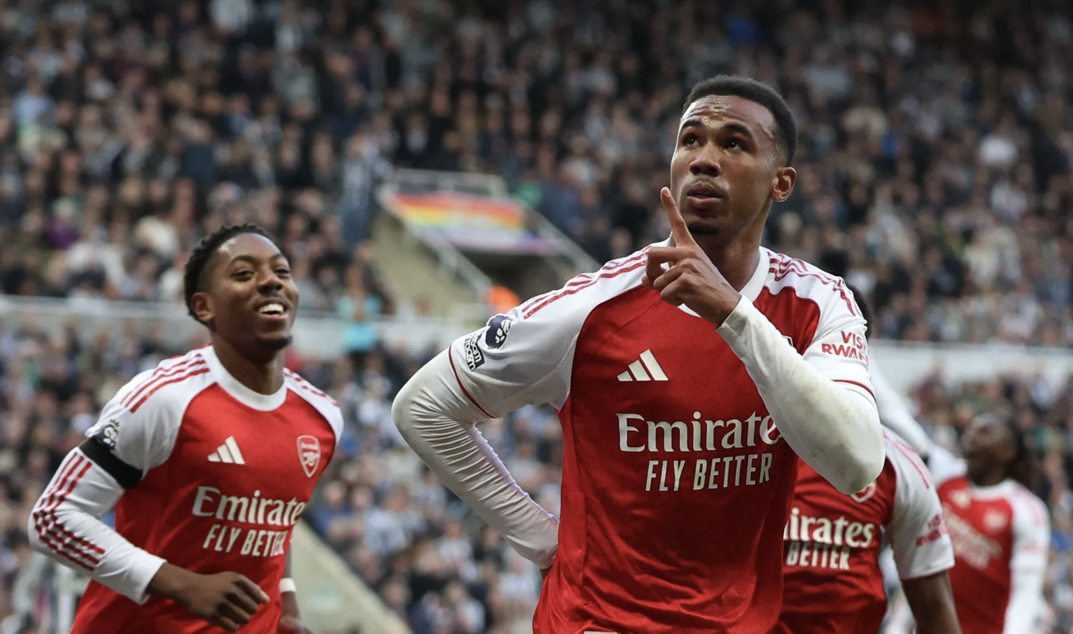 Arsenal ngược d&ograve;ng hạ chủ nh&agrave; Newcastle, trọng t&agrave;i g&acirc;y phẫn nộ- Ảnh 7.
