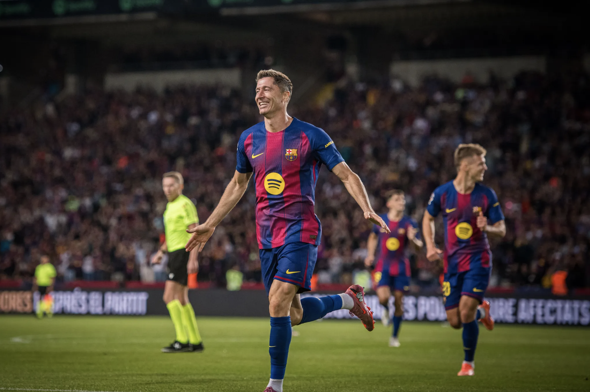 Rashford v&agrave; Lamal tỏa s&aacute;ng vai kiến tạo, Barcelona so&aacute;n đỉnh bảng La Liga- Ảnh 3.