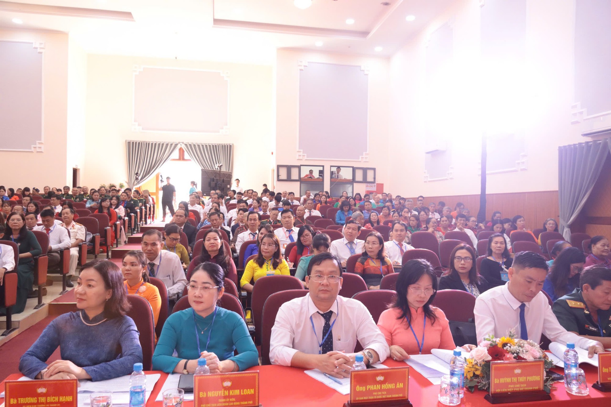MTTQ Việt Nam TP HCM trao tặng phường Thuận An c&ocirc;ng tr&igrave;nh an sinh x&atilde; hội 200 triệu đồng- Ảnh 1.