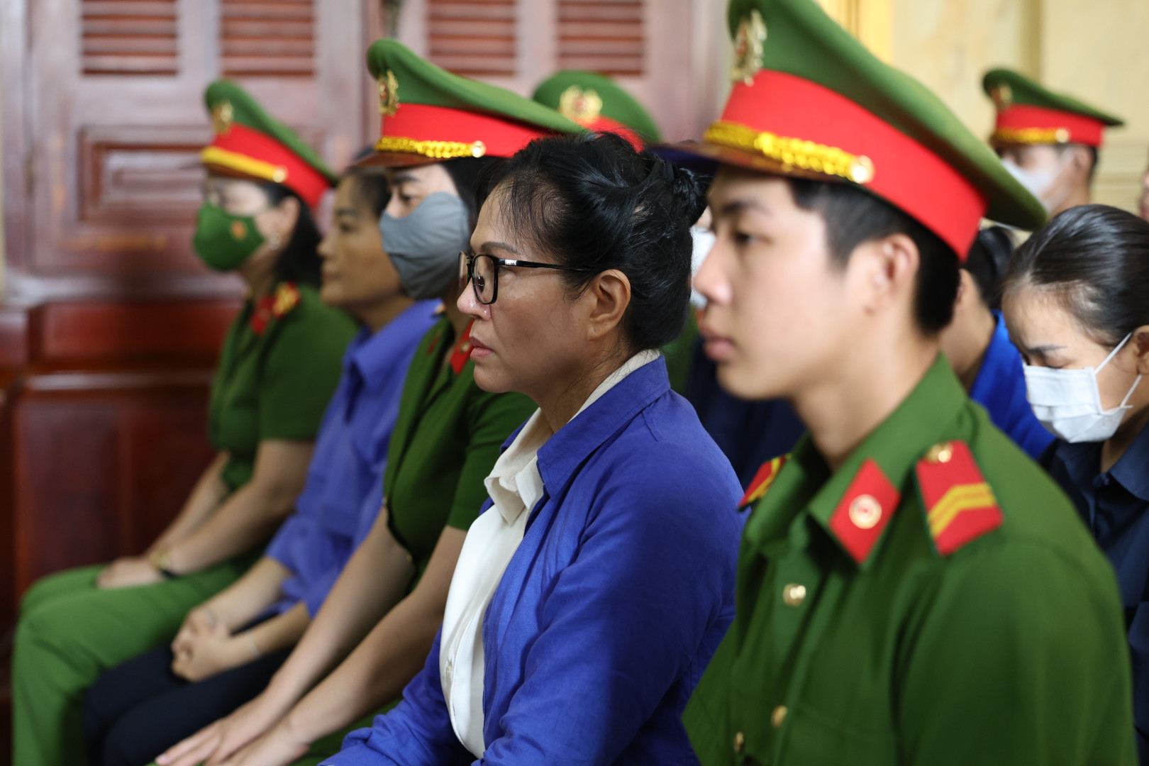 Gần 3 năm lũng đoạn thị trường v&agrave;ng: Cựu Tổng gi&aacute;m đốc SJC l&atilde;nh 25 năm t&ugrave;- Ảnh 1.