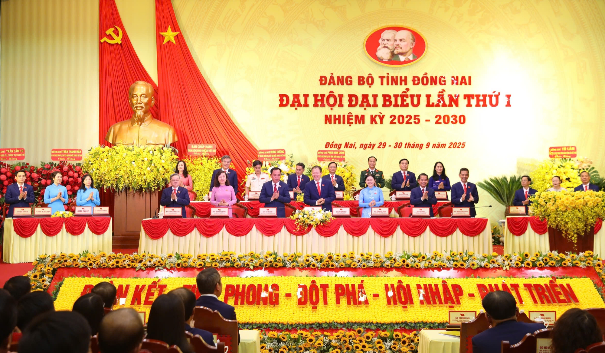 Phiên trù bị đại hội Đại biểu Đảng bộ tỉnh Đồng Nai lần thứ I , nhiệm kỳ 2025 - 2030 - Ảnh 4.