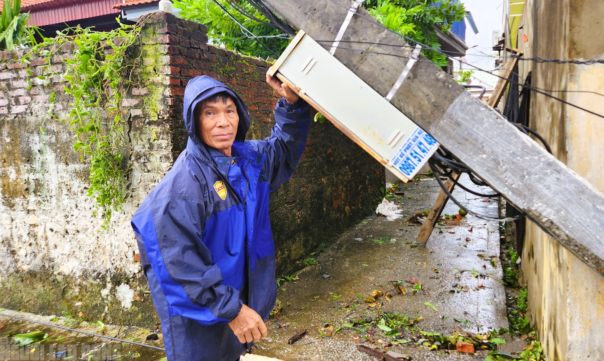Hiện trường tan hoang sau trận lốc xo&aacute;y kinh ho&agrave;ng ở Thanh H&oacute;a- Ảnh 19.