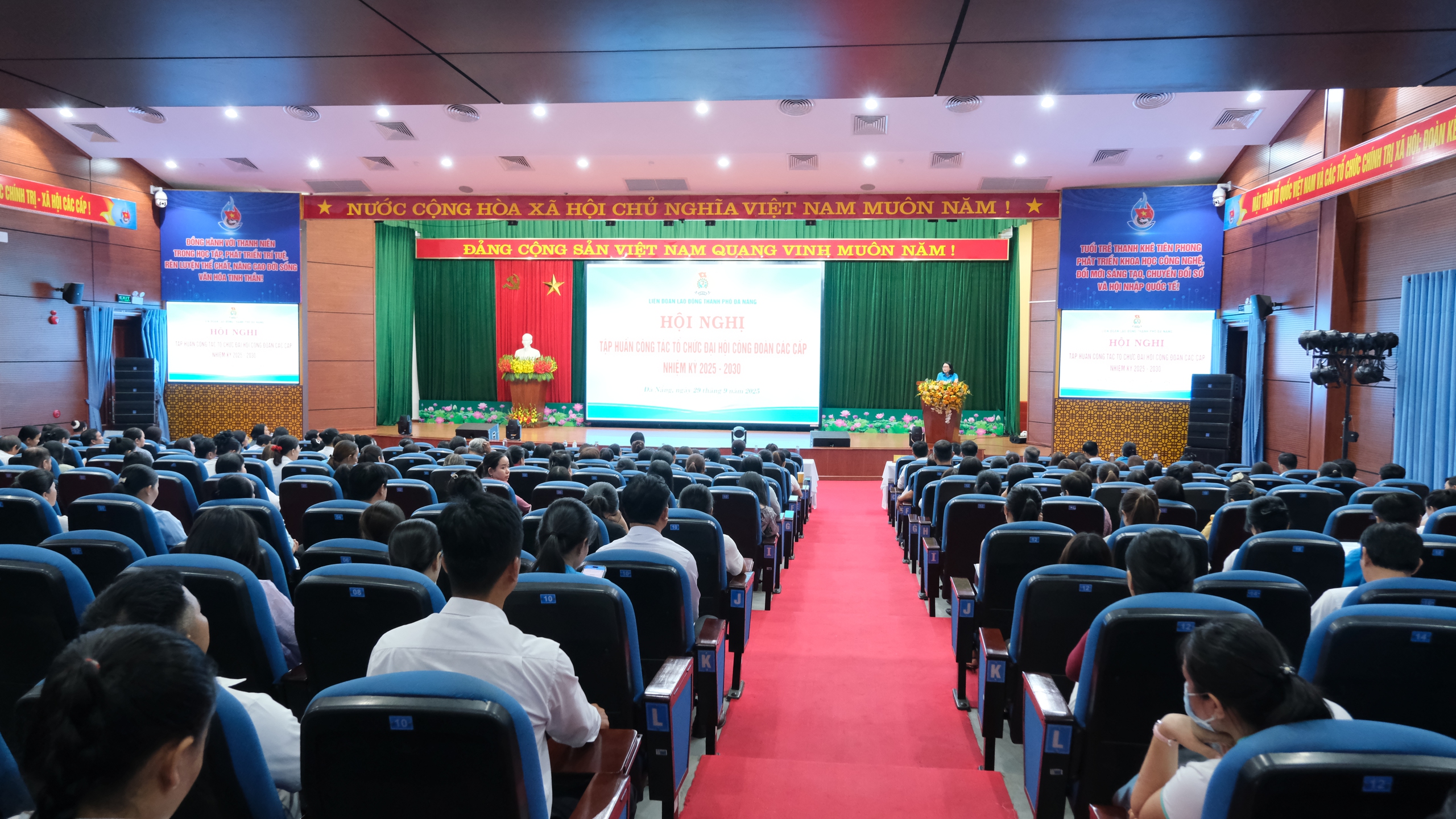 Tập huấn công tác tổ chức đại hội Công đoàn các cấp tại Đà Nẵng - Ảnh 2.