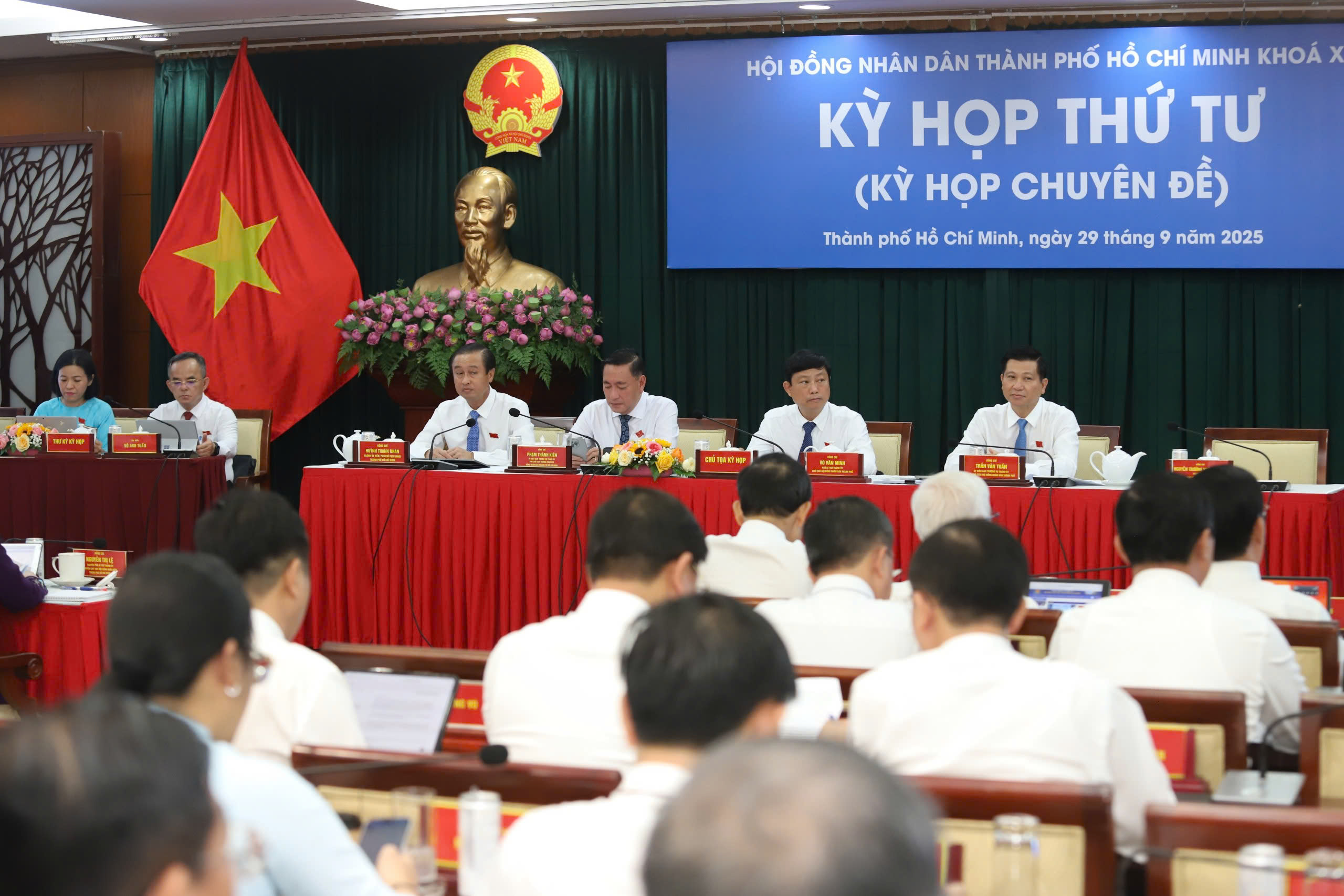 Thường trực HĐND TP HCM triệu tập kỳ họp chuyên đề - Ảnh 1.