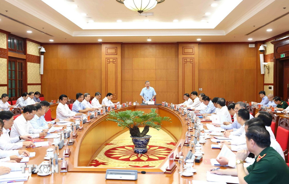 Những h&igrave;nh ảnh Tổng B&iacute; thư chủ tr&igrave; họp về ph&ograve;ng, chống tham nhũng, l&atilde;ng ph&iacute;, ti&ecirc;u cực - Ảnh 1.