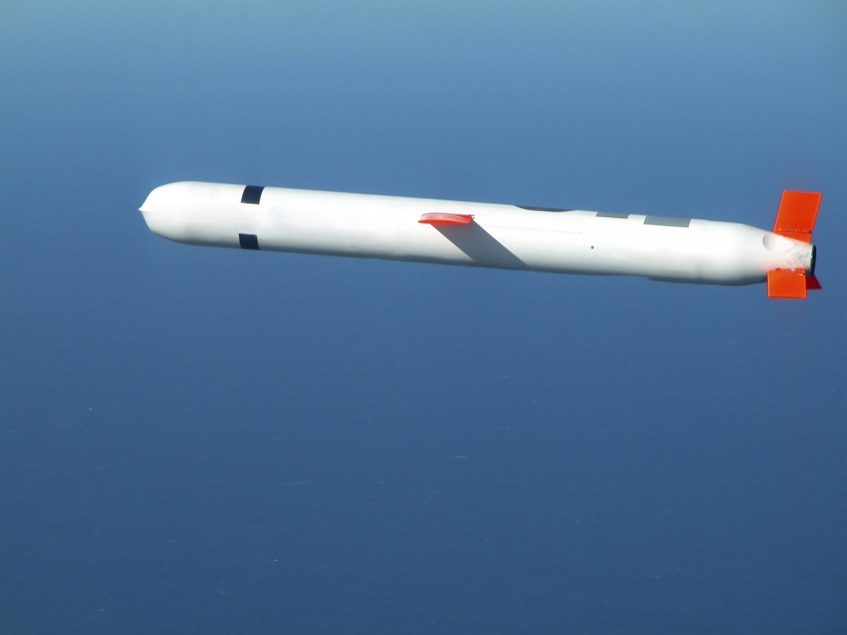 Mỹ c&acirc;n nhắc y&ecirc;u cầu của Ukraine về t&ecirc;n lửa Tomahawk, Nga bắn rơi nhiều UAV- Ảnh 1.