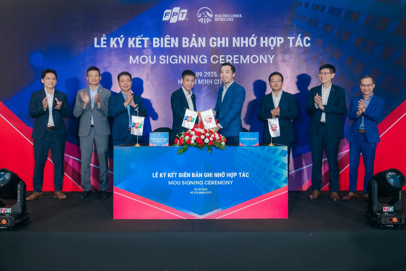 AIA Việt Nam và FPT hợp tác thúc đẩy chuyển đổi số lĩnh vực bảo hiểm sức khỏe- Ảnh 1.
