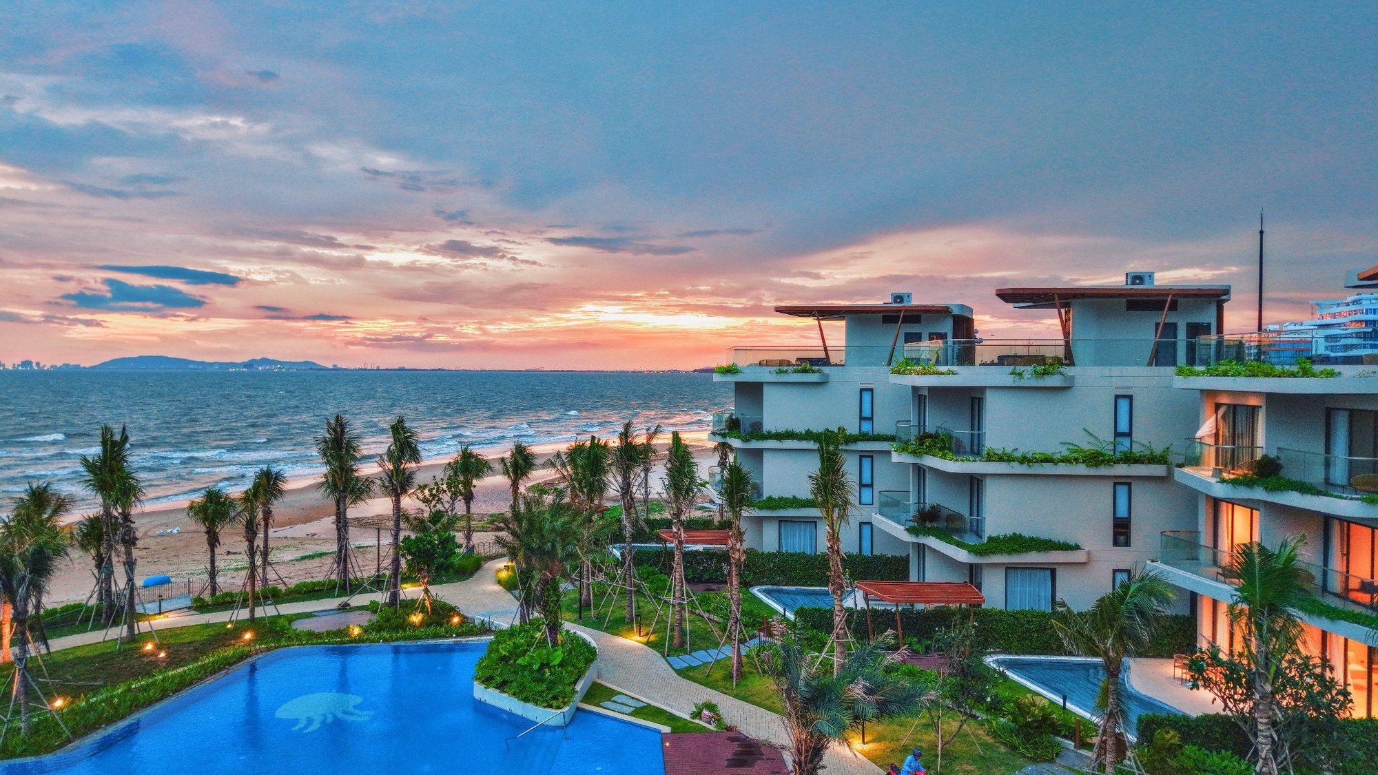 Resort biển sắp vận h&agrave;nh, hấp dẫn d&ograve;ng tiền đầu tư- Ảnh 1.