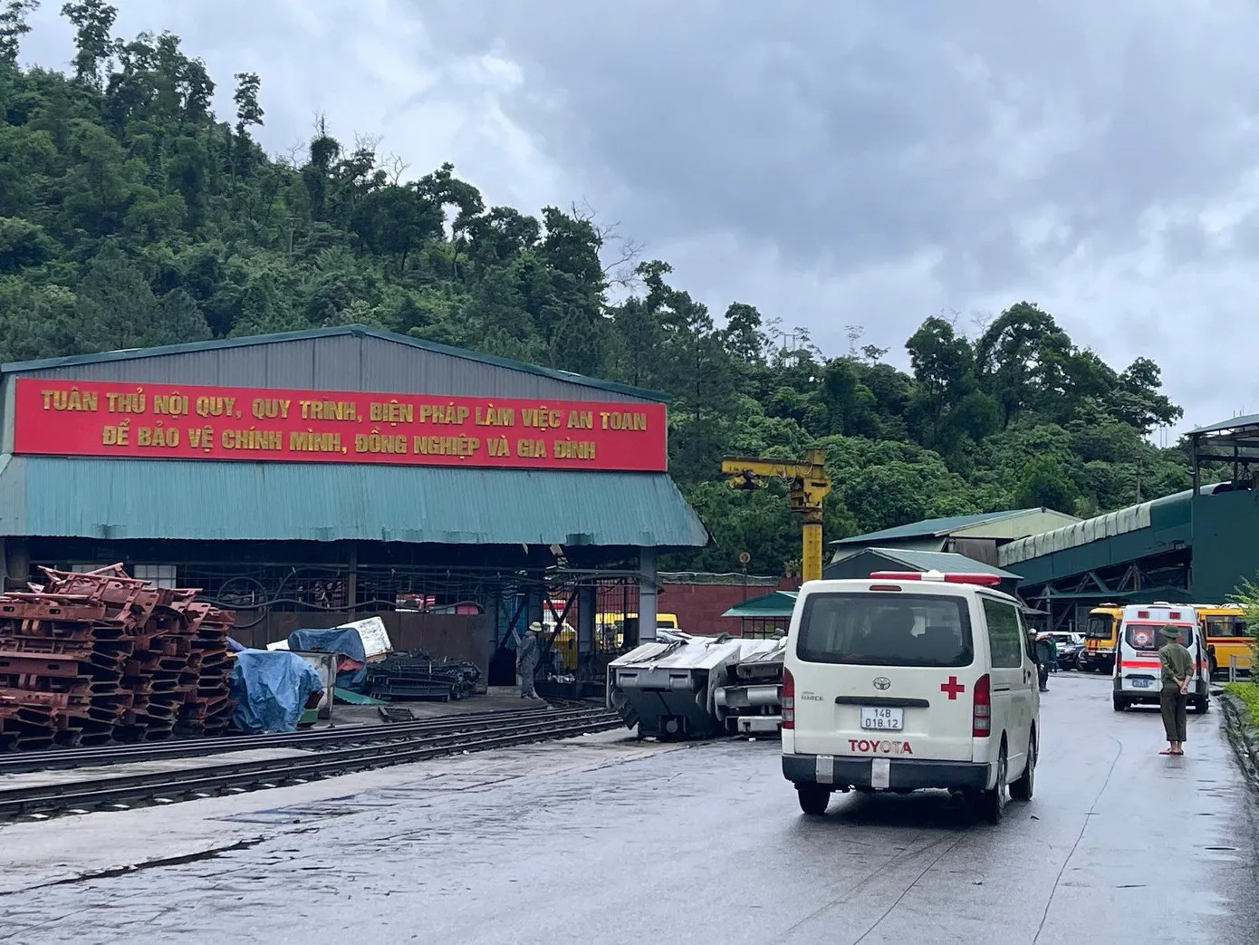 Thủ tướng Ch&iacute;nh phủ y&ecirc;u cầu điều tra vụ ch&aacute;y kh&iacute; m&ecirc;-tan l&agrave;m 3 c&ocirc;ng nh&acirc;n tử vong- Ảnh 1.