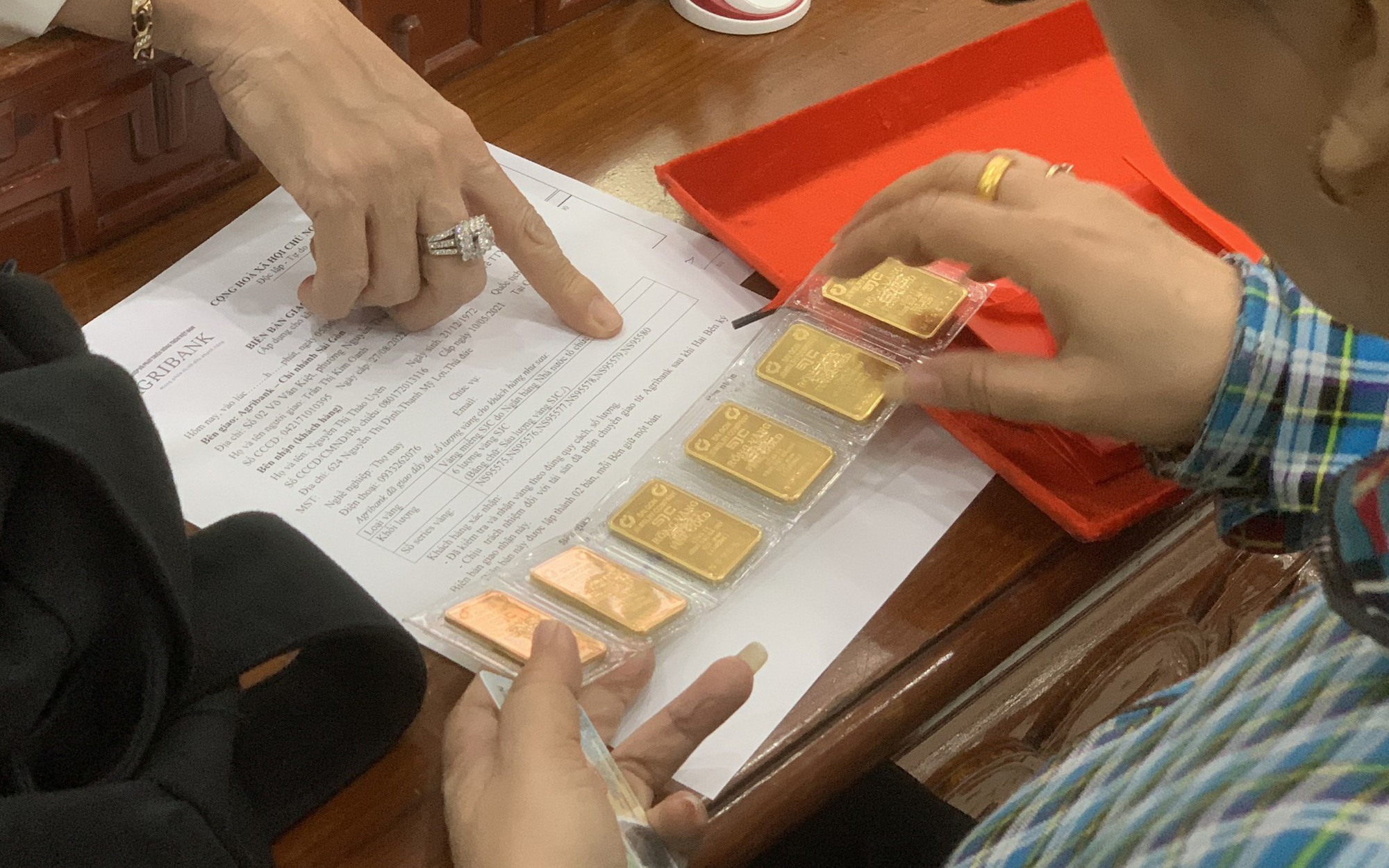 S&aacute;ng 30-9, gi&aacute; v&agrave;ng miếng SJC v&agrave; v&agrave;ng nhẫn lại đồng loạt tăng- Ảnh 1.