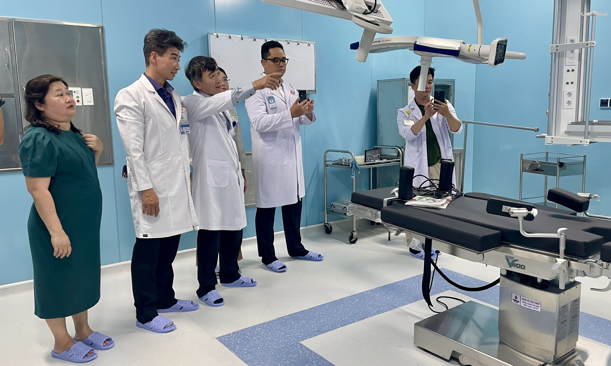 Nhiều bác sĩ đến từ 6 bệnh viện hàng đầu TP HCM nhận nhiệm vụ tại Đặc khu Côn Đảo- Ảnh 3.