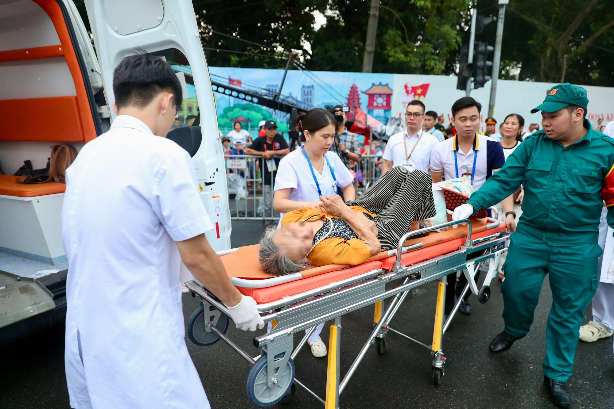 Những khối kh&ocirc;ng t&ecirc;n thầm lặng phục vụ A80 - Ảnh 5.