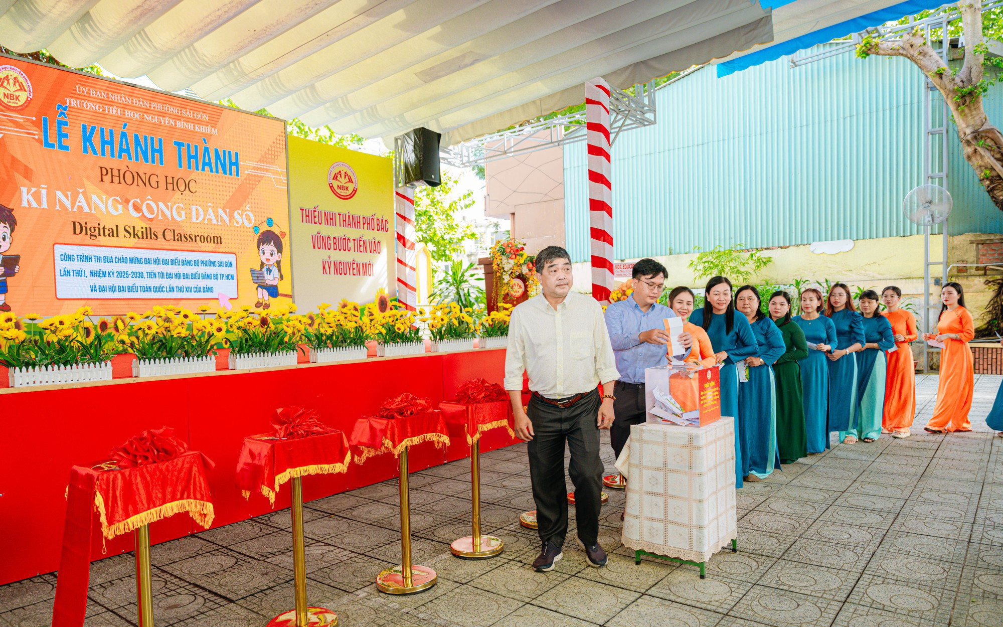 Ngành GD-ĐT TP HCM không nhận hoa chúc mừng ngày khai giảng dưới mọi hình thức