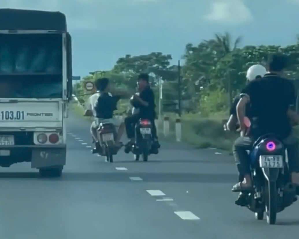 Sau clip 56's, c&ocirc;ng an x&aacute;c định được nh&oacute;m thanh thiếu ni&ecirc;n khiến nhiều người lo ngại- Ảnh 1.