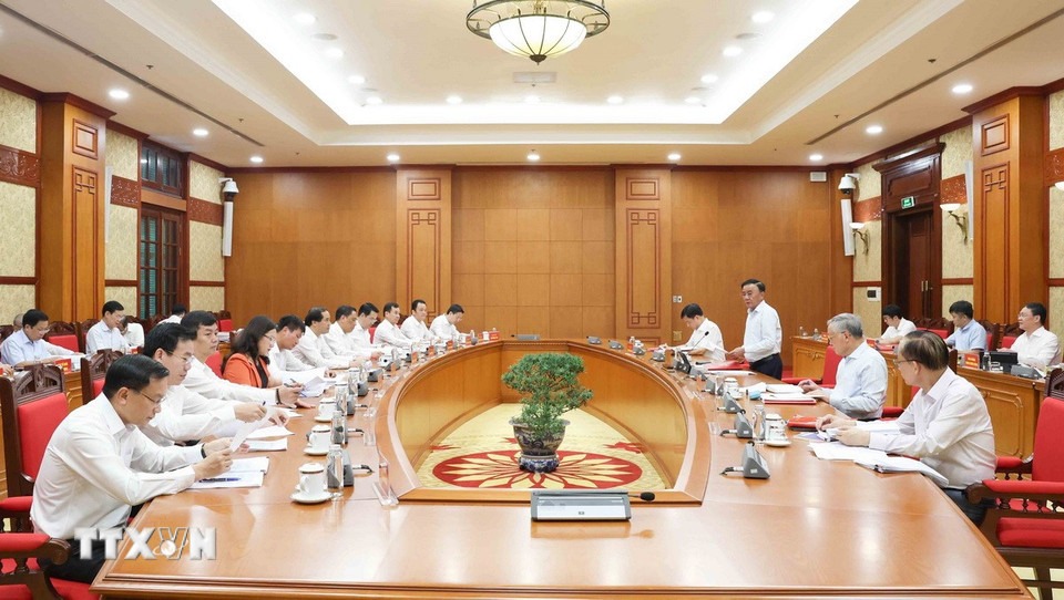 Bộ Chính trị làm việc với Ban Thường vụ Tỉnh ủy 5 tỉnh về Đại hội Đảng bộ địa phương- Ảnh 2.