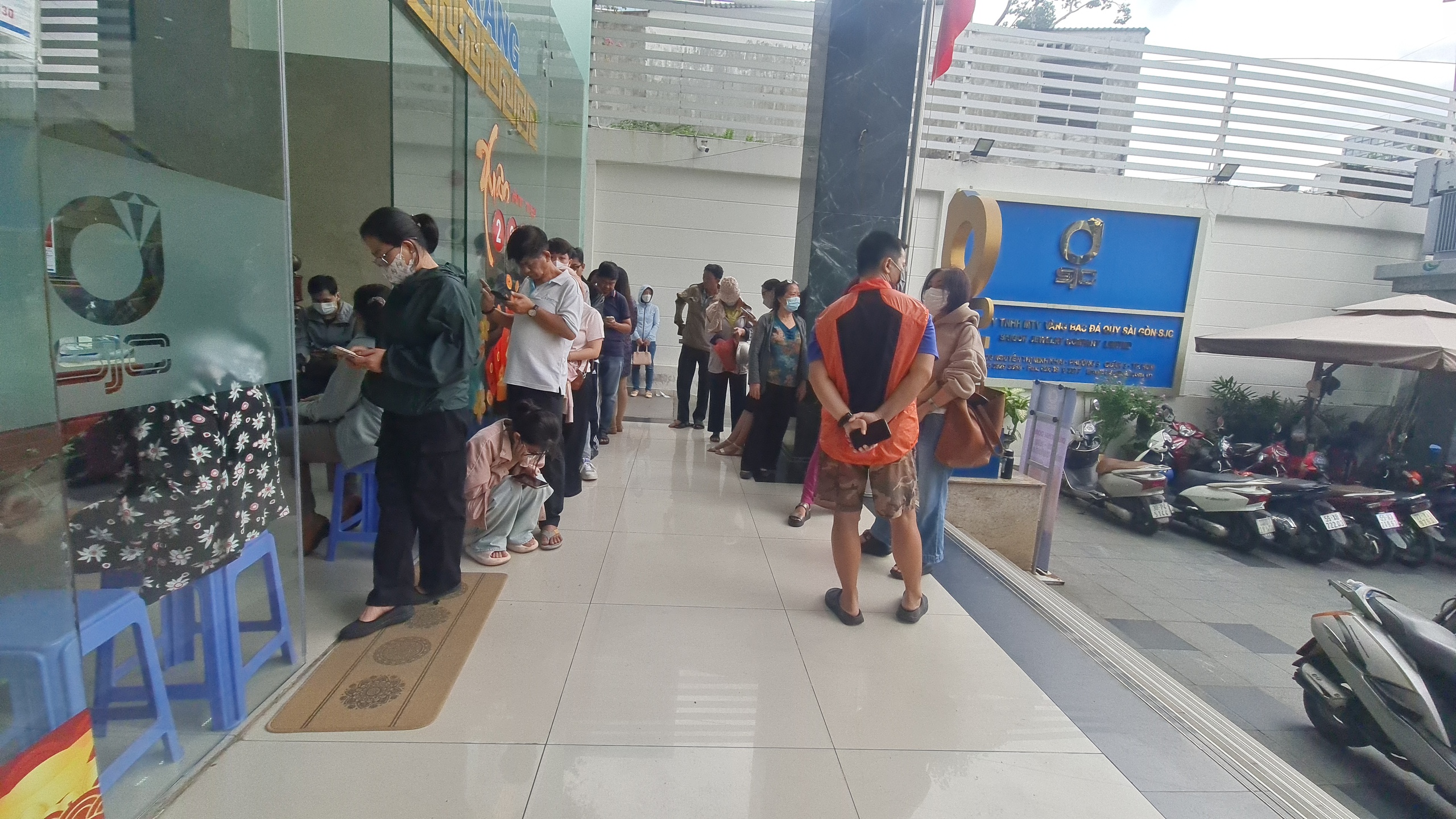 Nghi&ecirc;n cứu lập s&agrave;n giao dịch v&agrave;ng quốc gia, m&ocirc; h&igrave;nh n&agrave;o ph&ugrave; hợp với Việt Nam?- Ảnh 2.