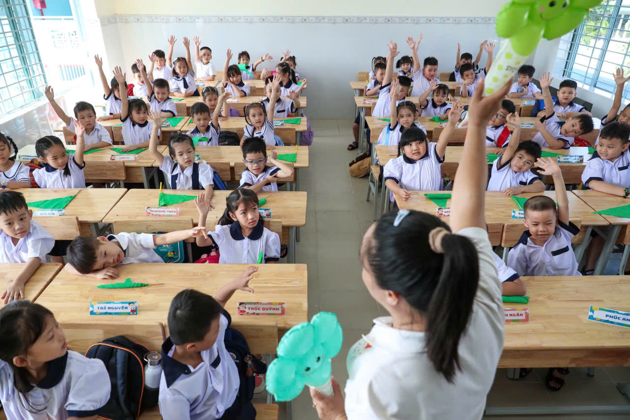 Đến trường an toàn, hạnh phúc, phát triển toàn diện - Ảnh 2.
